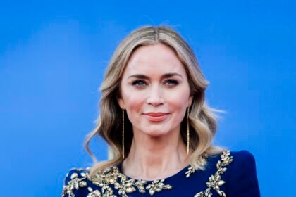 эмили блант