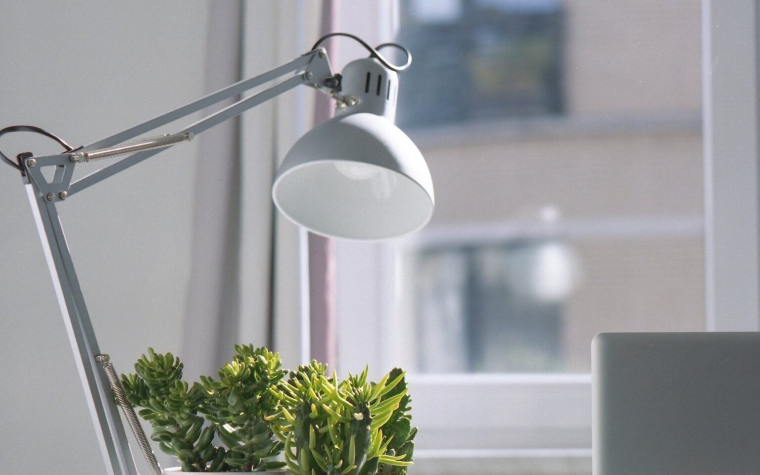 настольная лампа